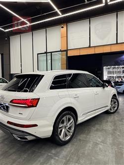 اودي Q7